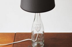 Прикроватный светильник из стеклянной бутылки