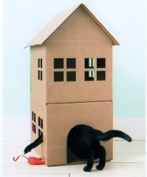 Домик для кошки из картонного коробка