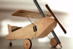 Делаем деревянный самолетик для ребенка