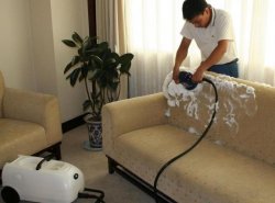 Cовременные эффективные средства для чистки мягкой мебели